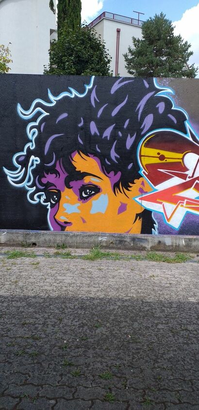 SPACE WOMAN - a Urban Art Artowrk by JAH